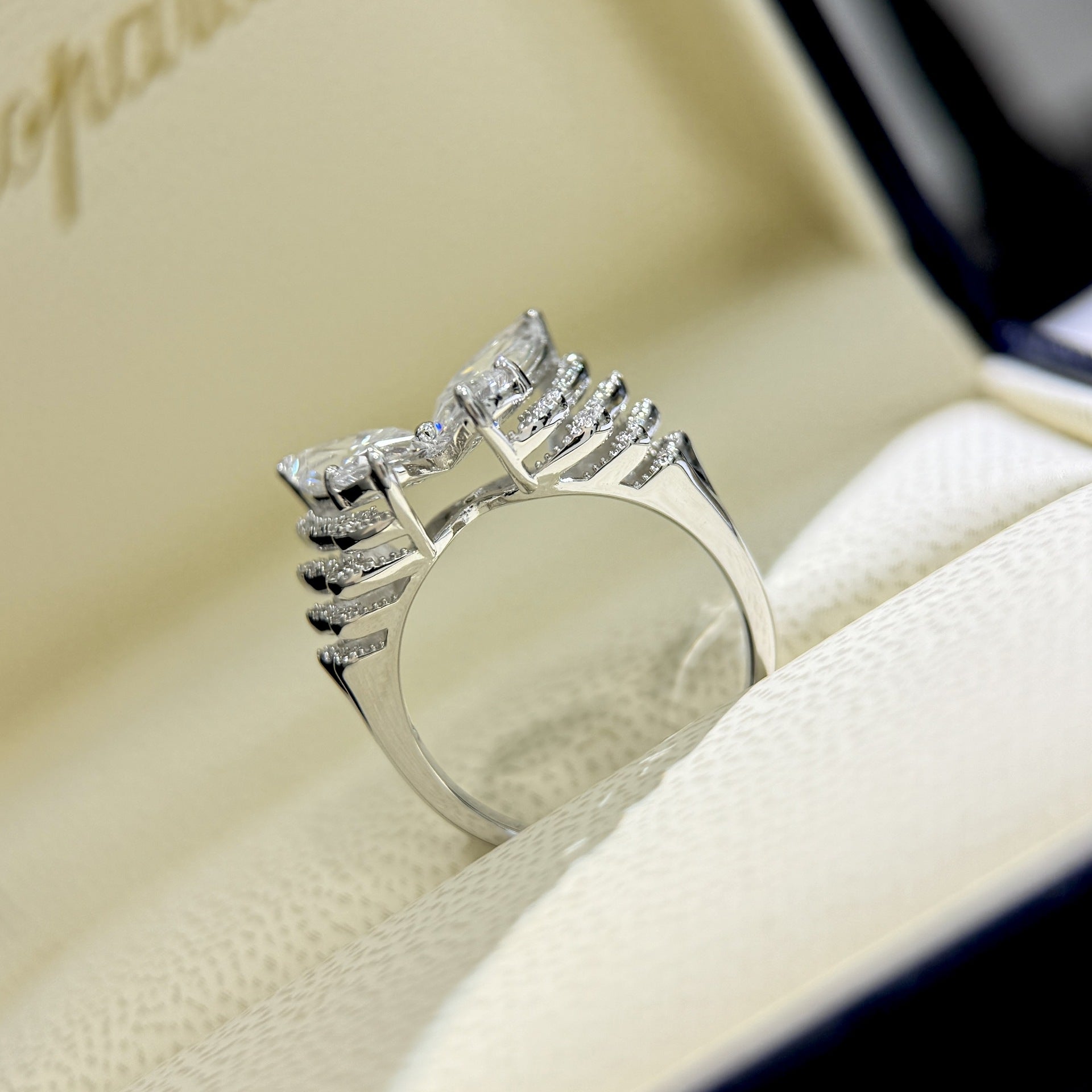 Ethereal Papillon Ring🦋